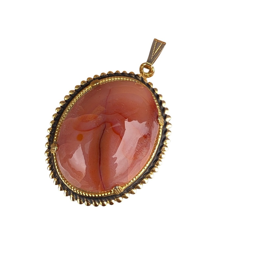 Vintage Carnelian Agate Pendant Gold Tone Serrated Scalloped Bezel Oval